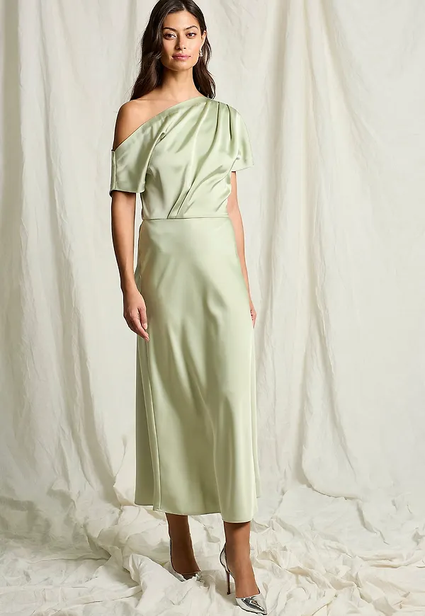 Joelle - Draperad maxiklänning i satin - Grön