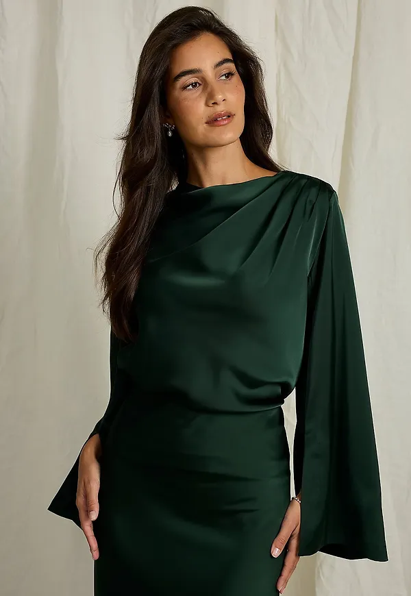 Joelle - Draperad satinblus - Grön
