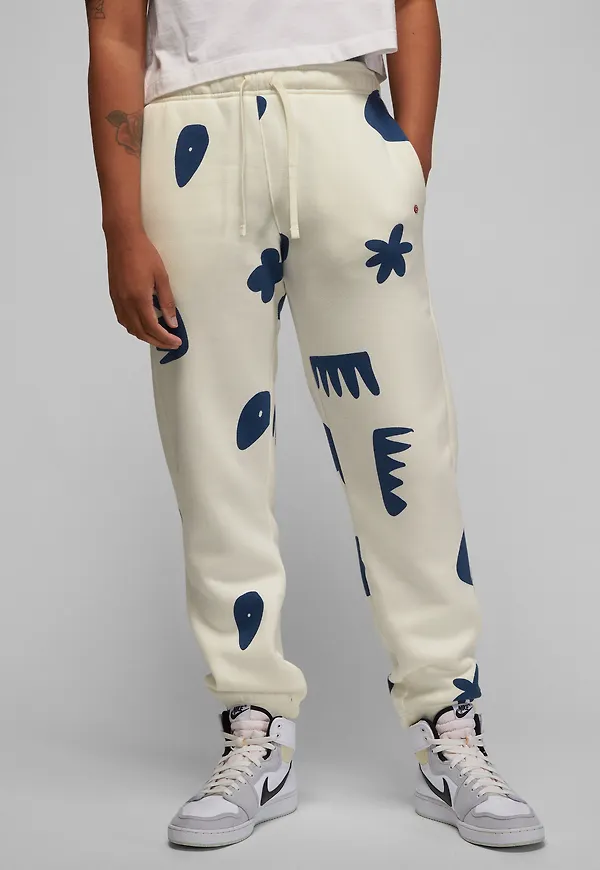 Jordan Artist Series by Mia Lee
