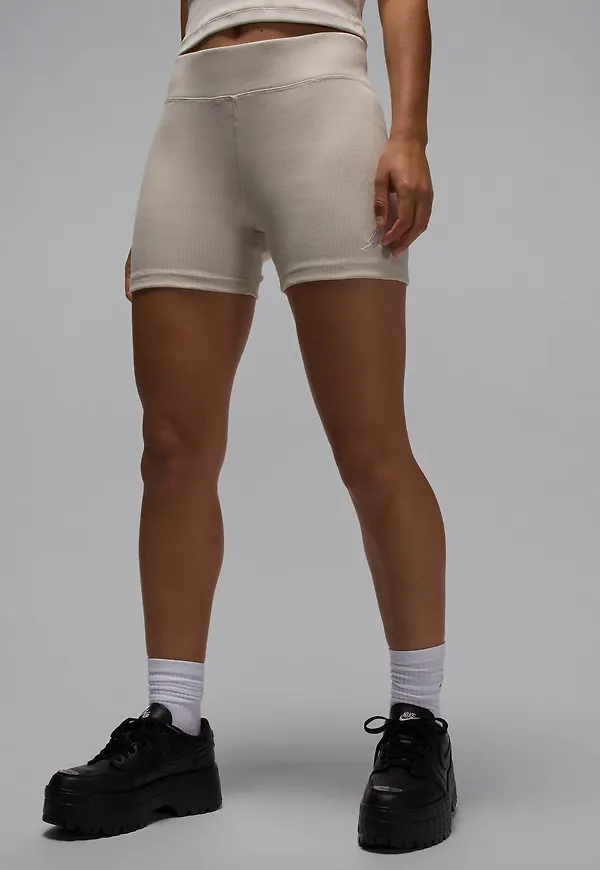 Jordan Brooklyn Essentials