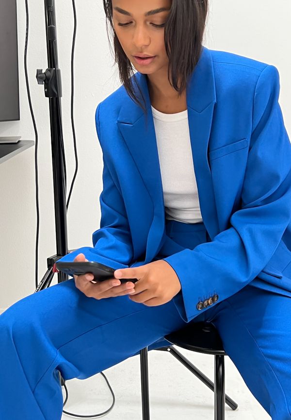 Josefine Simone x NA-KD Dubbelknäppt lång blazer - Blue