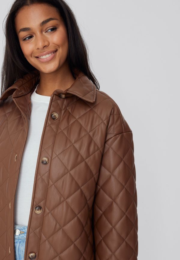 Josefine Simone x NA-KD Quiltad kort kappa med bälte - Brown
