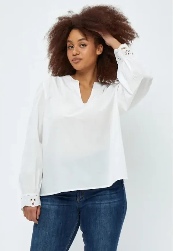 Julianna Lace Blouse Curve
