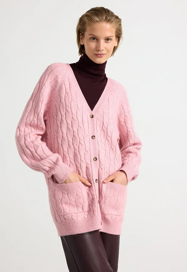 Kabelstickad cardigan