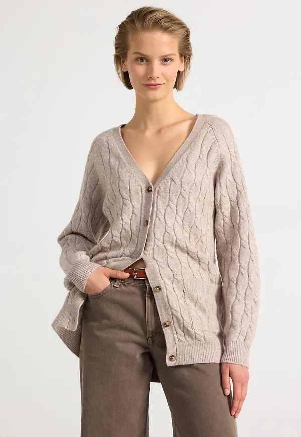 Kabelstickad cardigan