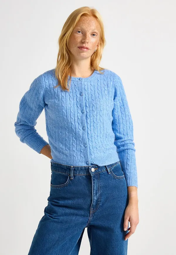 Kabelstickad cardigan