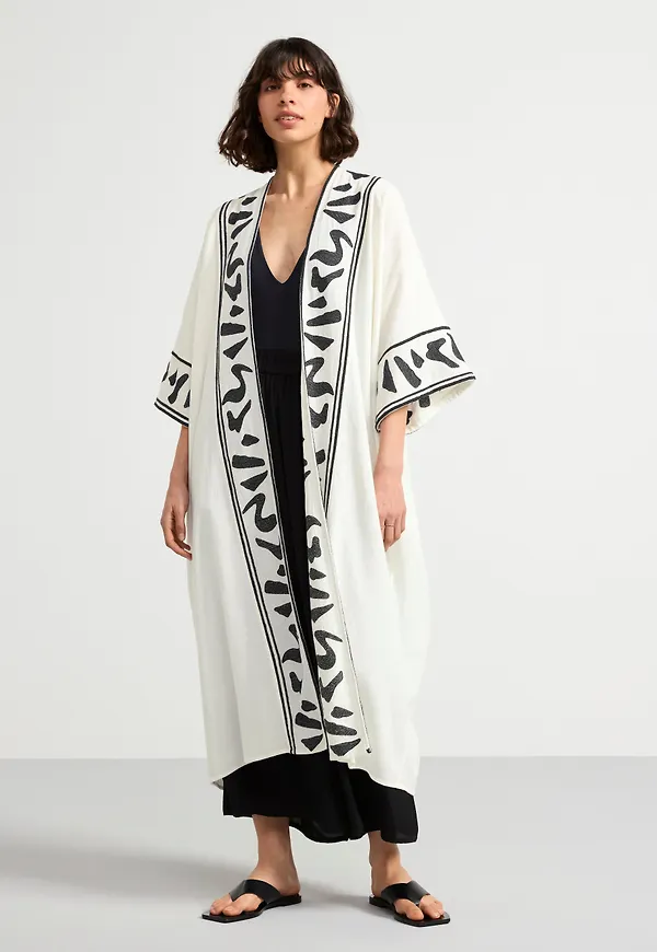 Kaftan med broderi