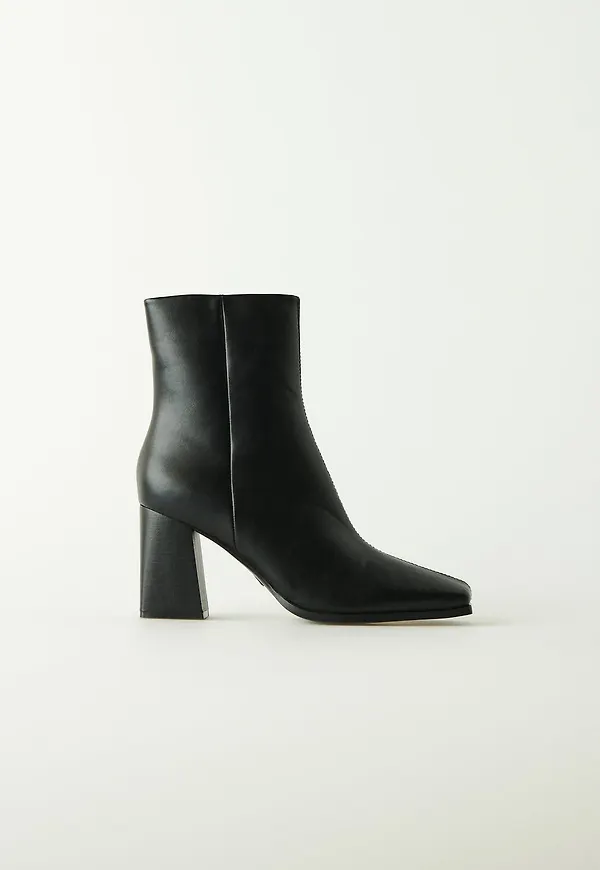 Kajsa high heel boots