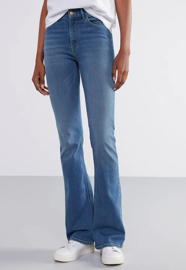 KAREN Utsvängda jeans