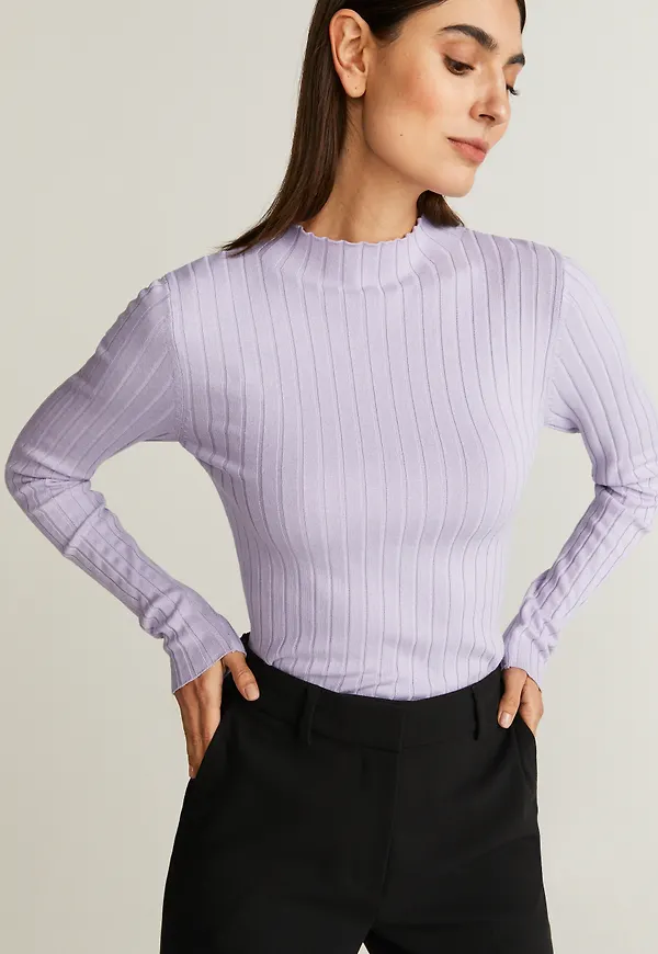 Kendra turtleneck