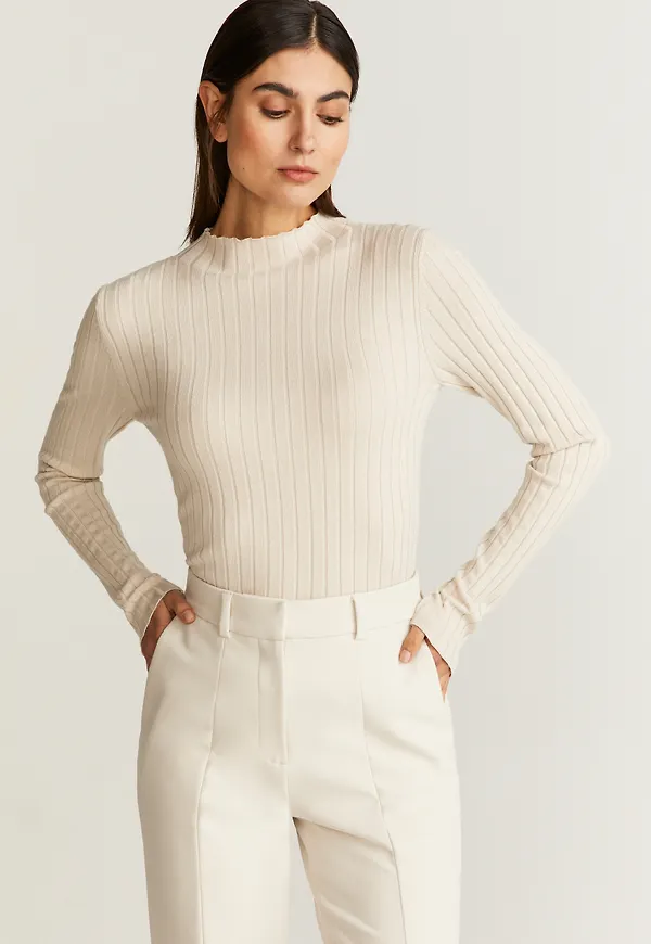 Kendra turtleneck