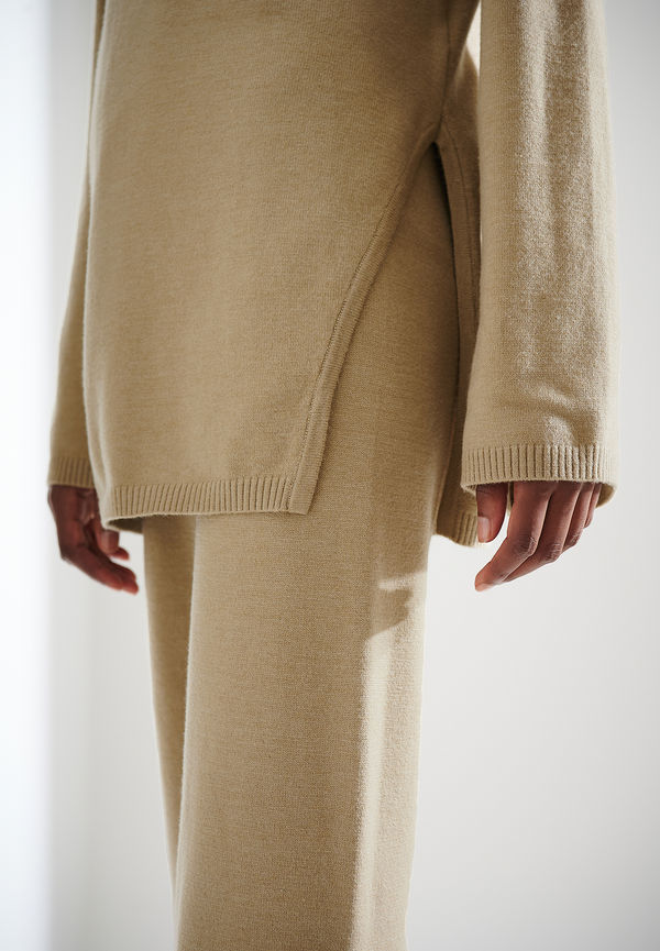 Khaoula x NA-KD Raka stickade byxor - Beige