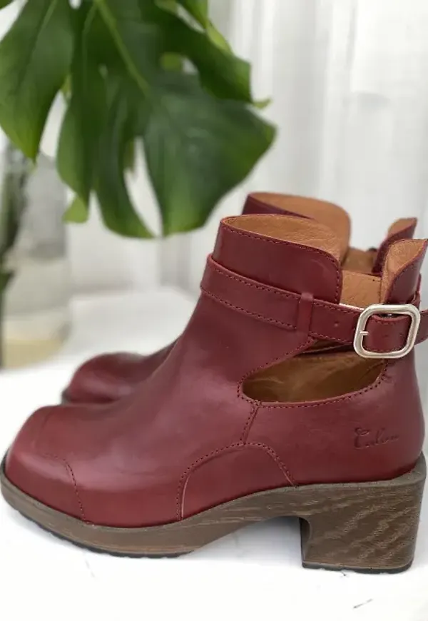 Kinga Boot Berry
