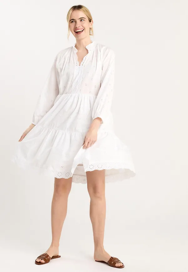 Klänning med broderie anglaise