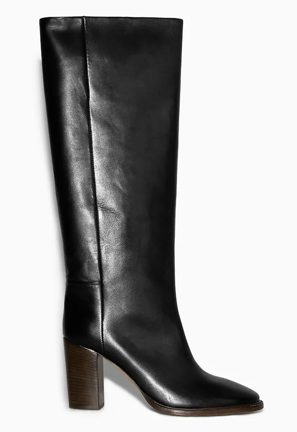 KNEE-HIGH LEATHER BOOTS