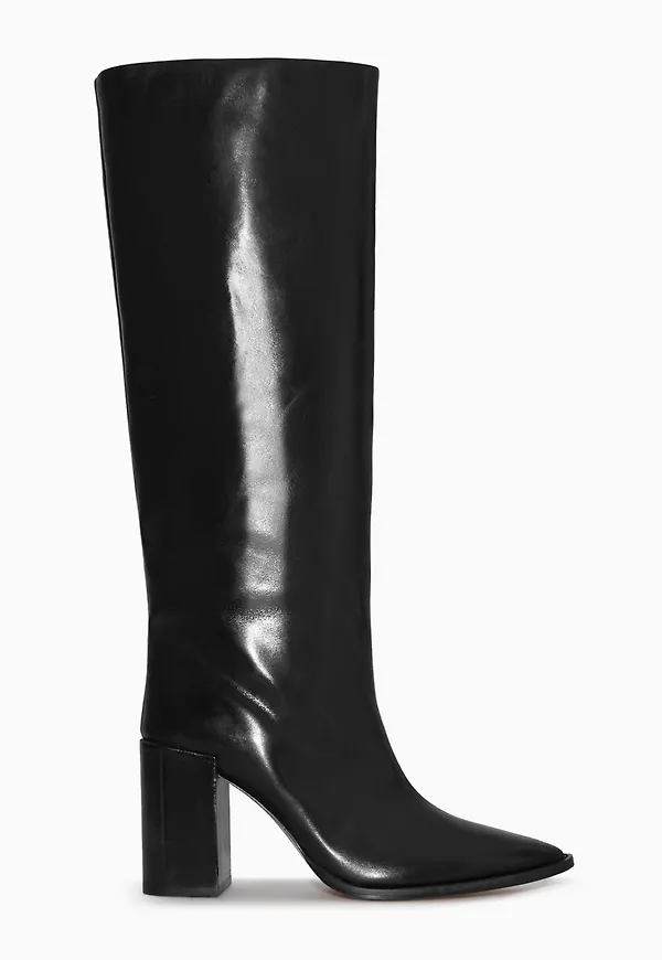 KNEE-HIGH POINTED LEATHER BOOTS