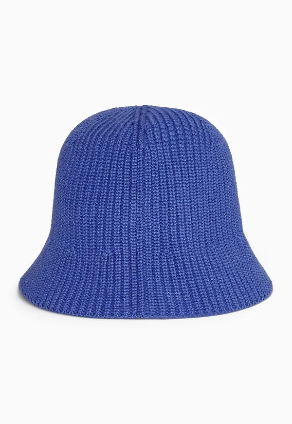 KNITTED BUCKET HAT