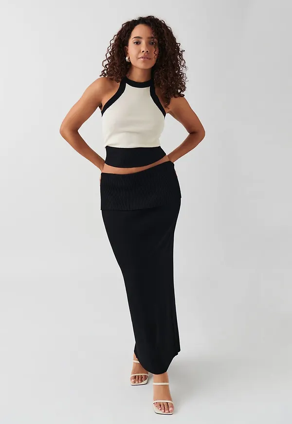 Knitted folded down skirt