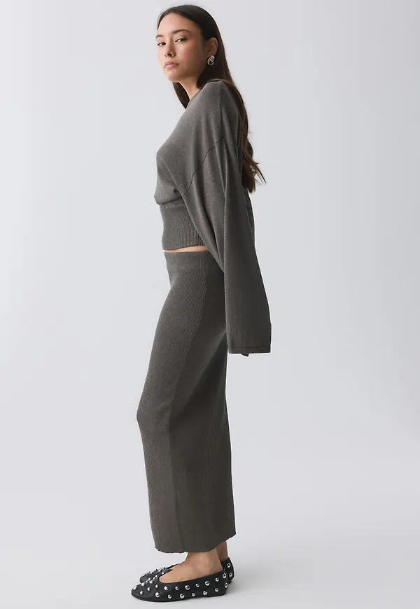 Knitted metallic skirt