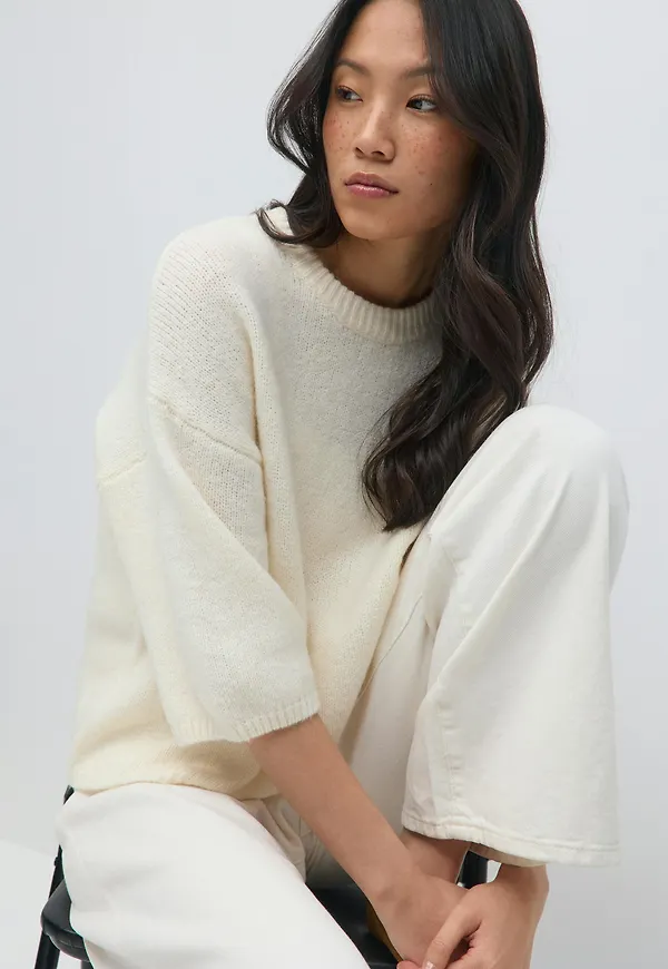 Knitted short sleeve top