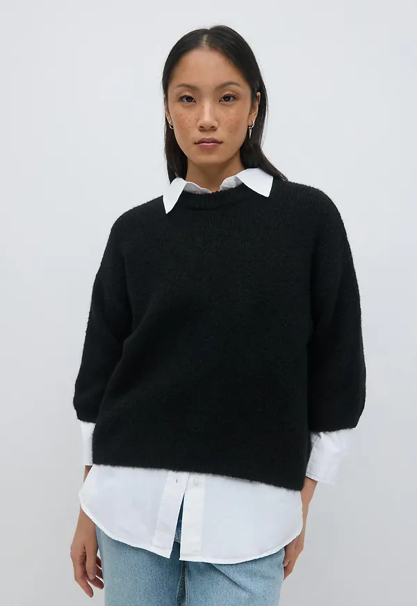 Knitted short sleeve top