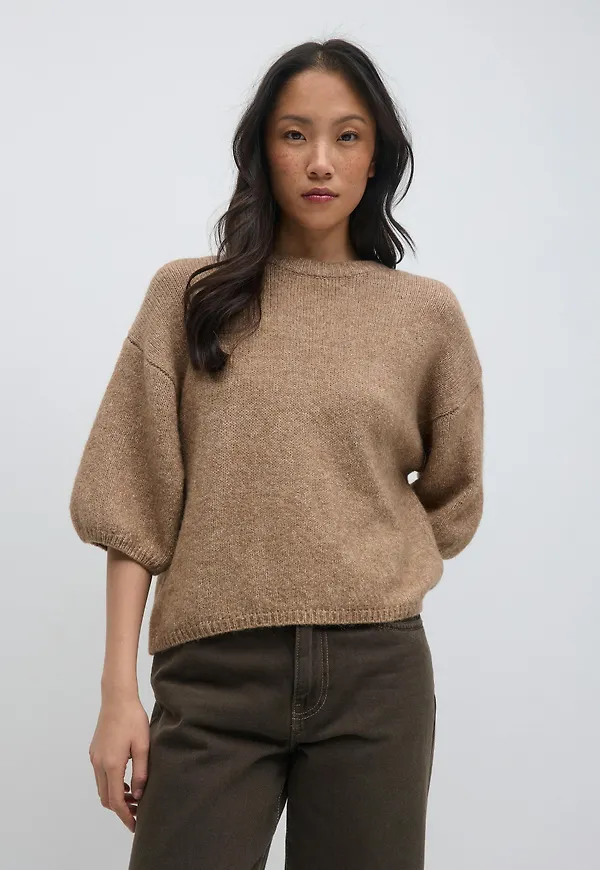 Knitted short sleeve top