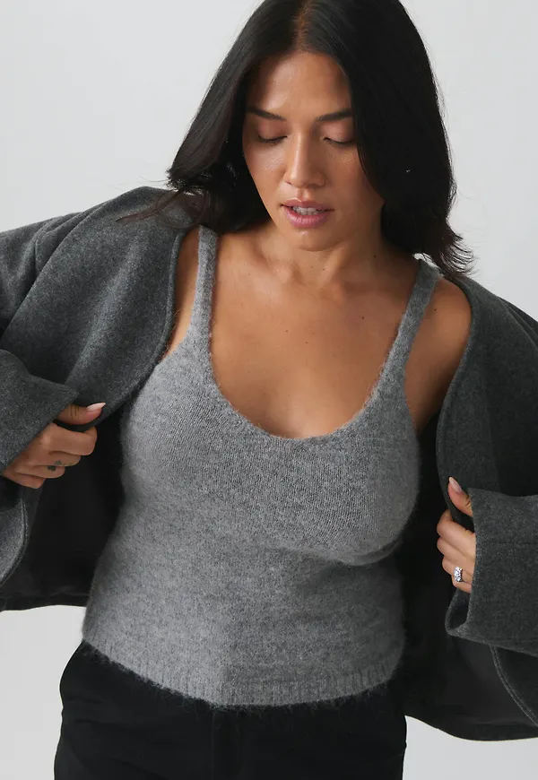 Knitted singlet