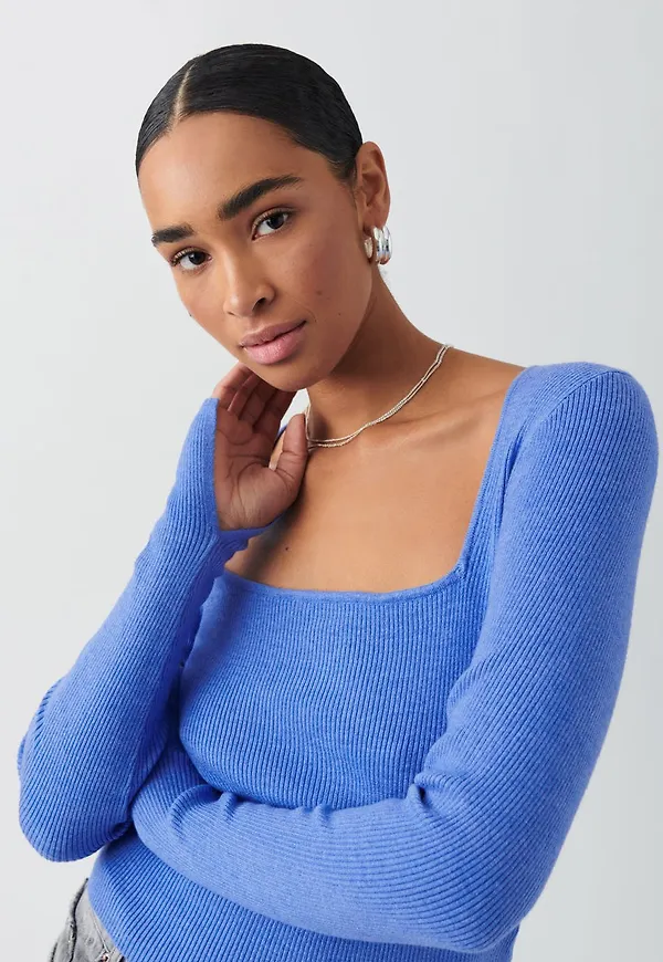 Knitted squareneck top