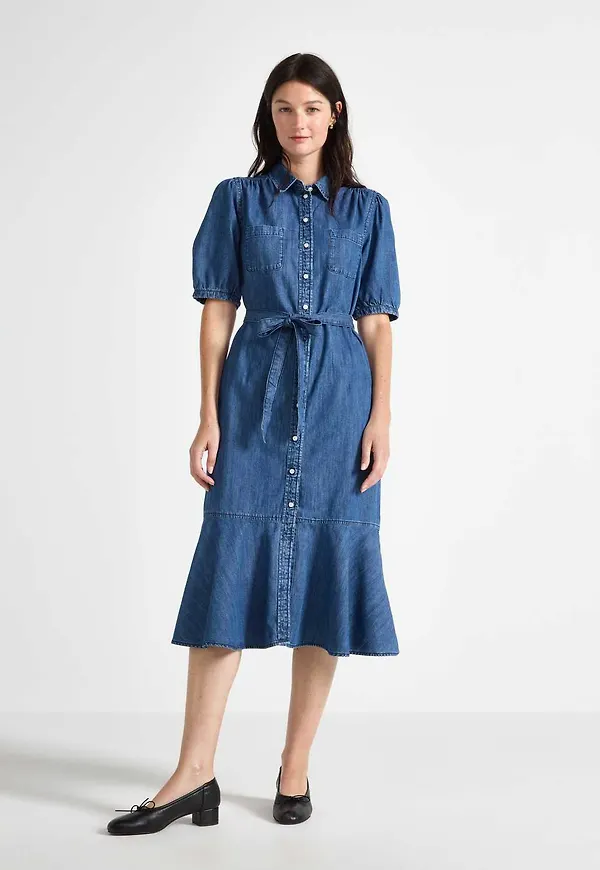 Kortärmad midiklänning i denim