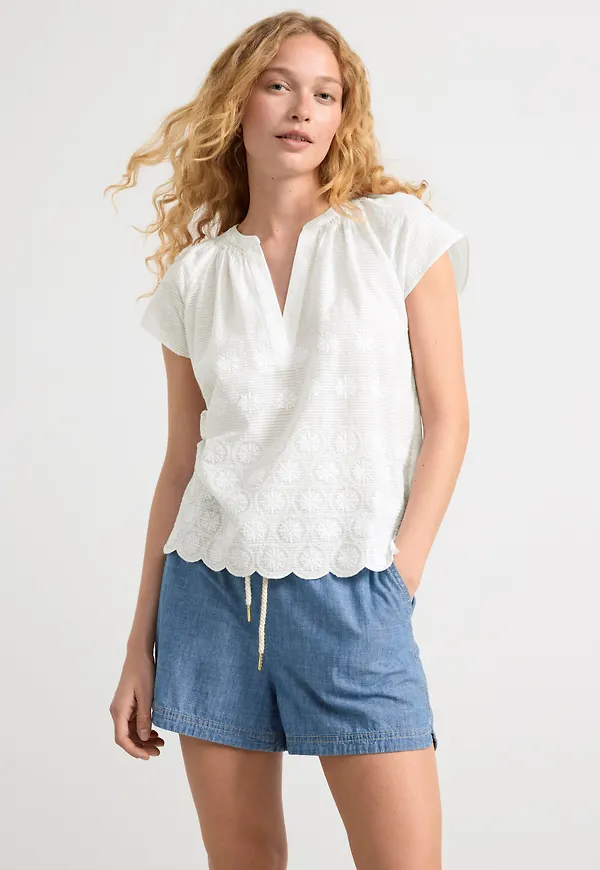 Kortärmad blus med broderier
