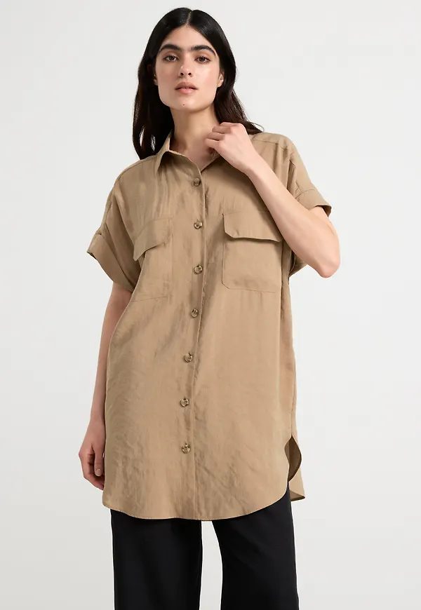 Kortärmad blus med fickor