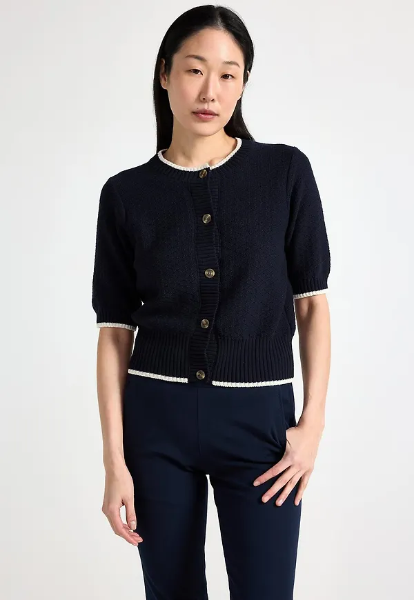 Kortärmad stickad cardigan