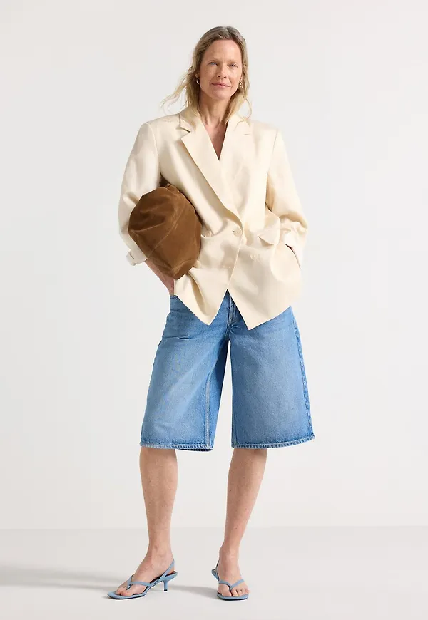 Långa jeansshorts