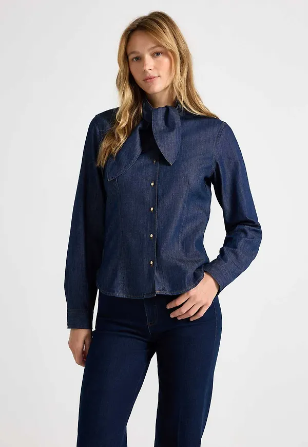 Långärmad jeansskjorta