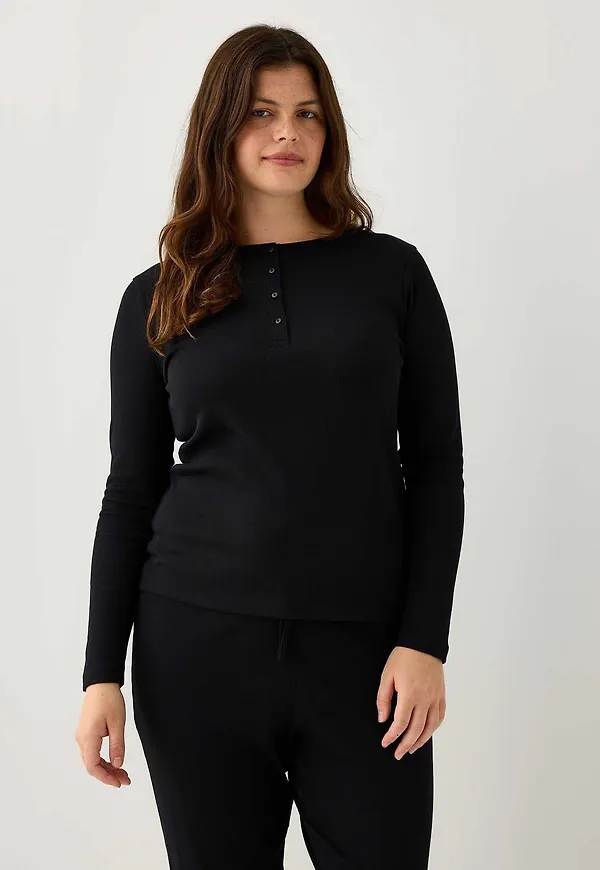 Långärmad ribbad pyjamastopp
