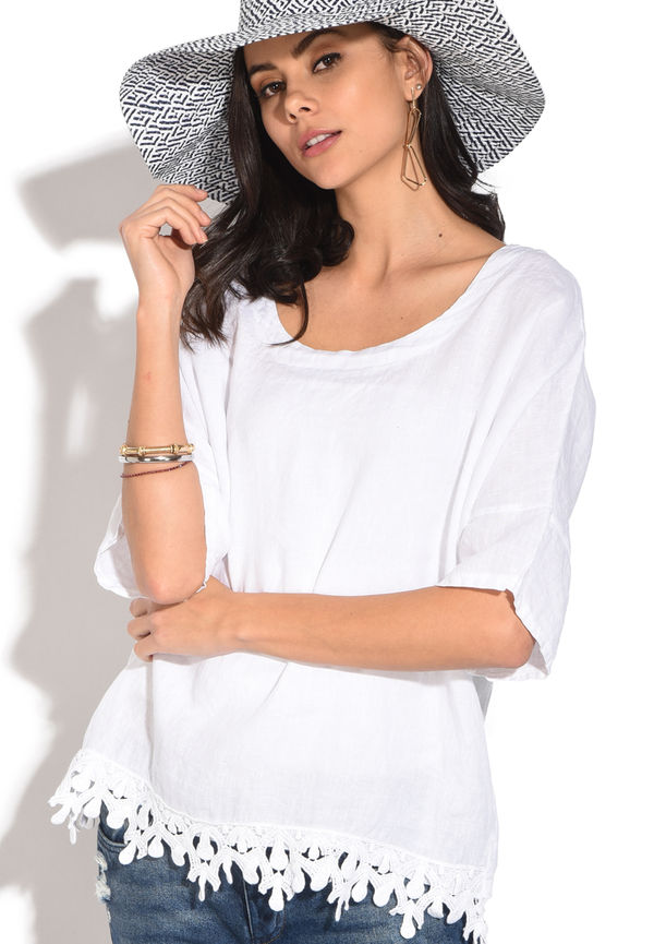 Le Jardin Du Lin Half-sleeves Round Collar Top With Frilly Lace, Blusar i storlek XL och färg Vit