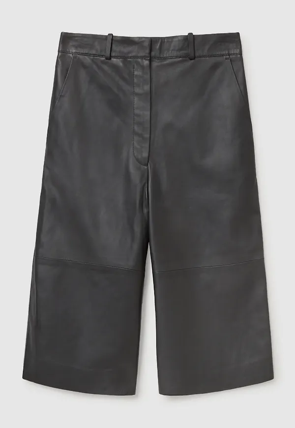 LEATHER BERMUDA SHORTS