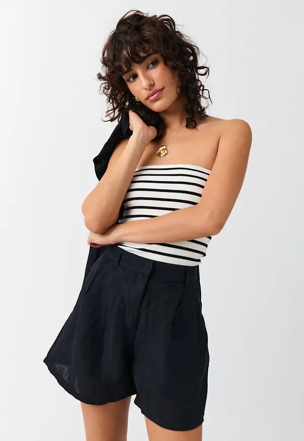 Linen shorts