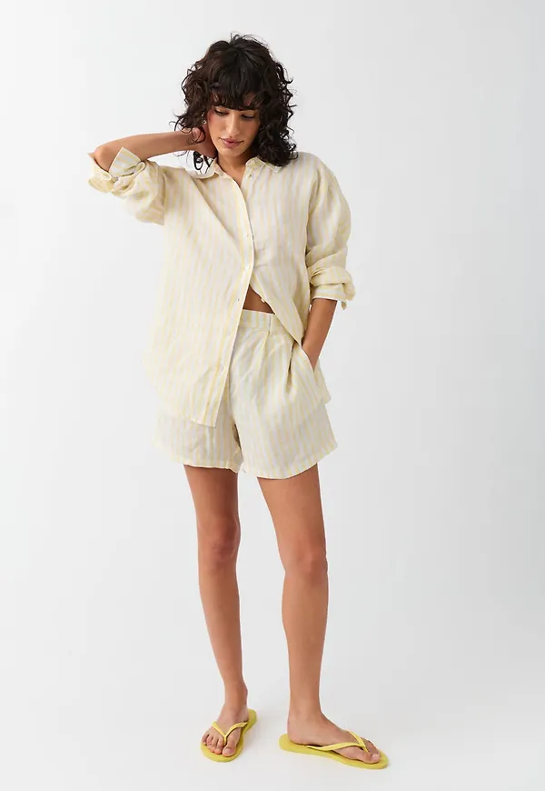 Linen shorts