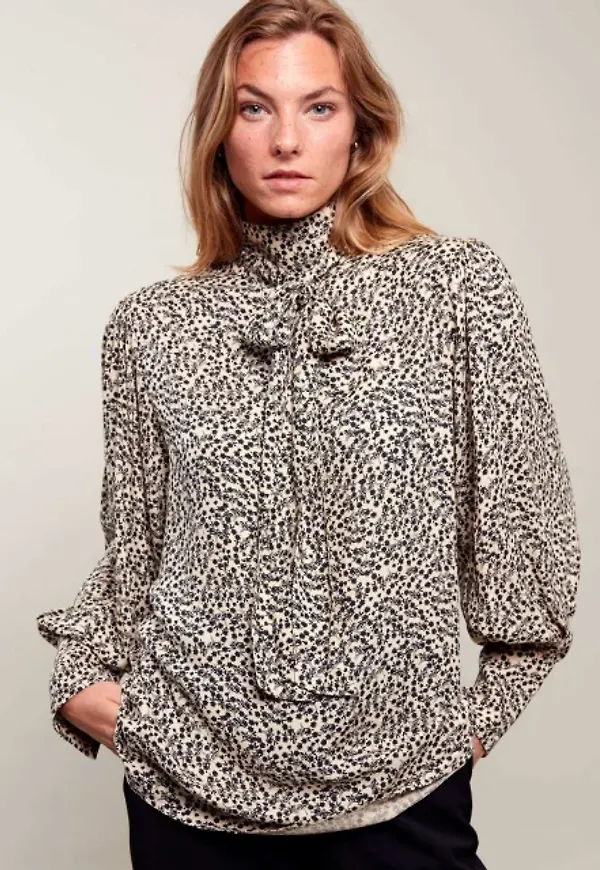 Lisa Blouse