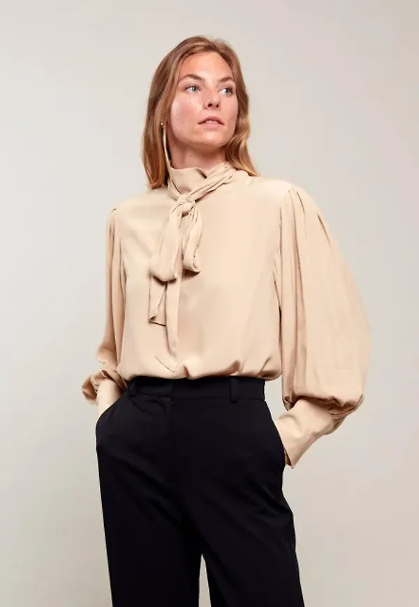 Lisa Blouse