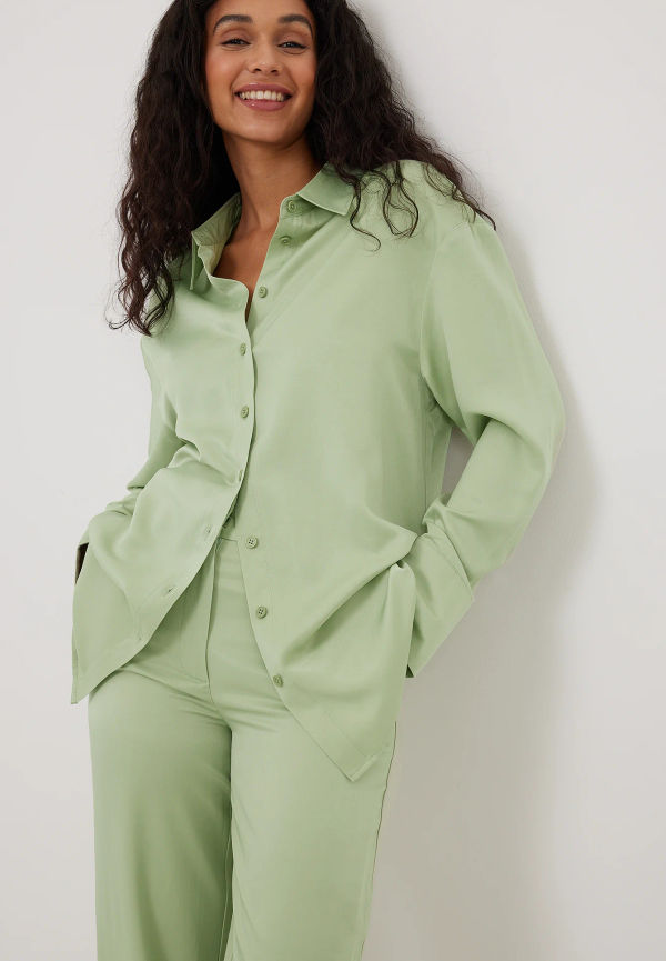 Lojsan Wallin x NA-KD Oversized flowy skjorta - Green