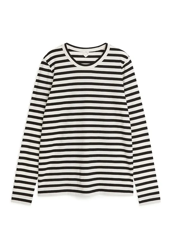 Long-Sleeved T-Shirt - Black