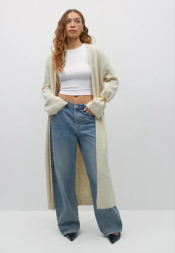 Long knitted cardigan