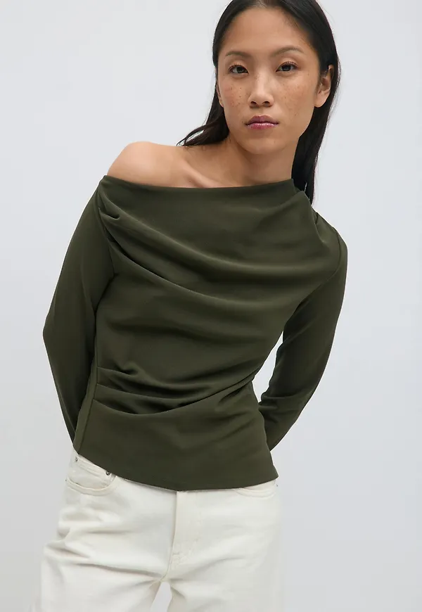 Long sleeve top