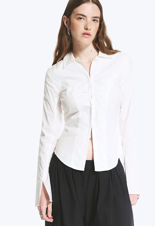 Long-Sleeved Hook-and-eye Top