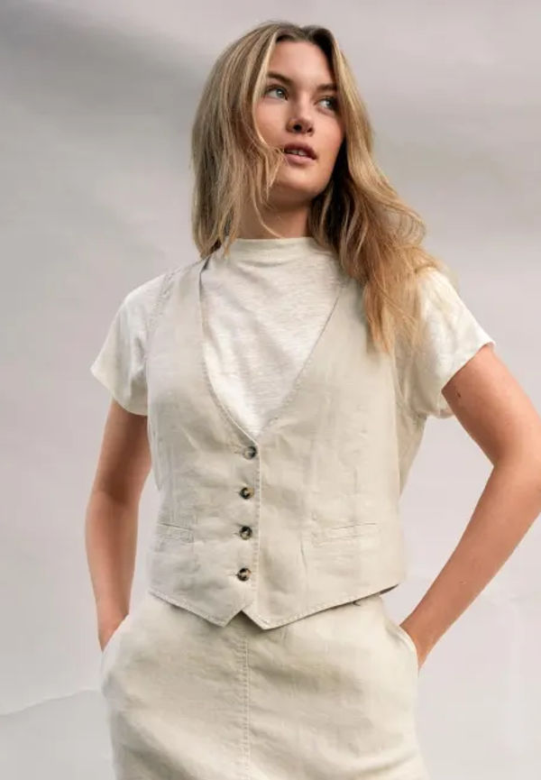 Lova Vest