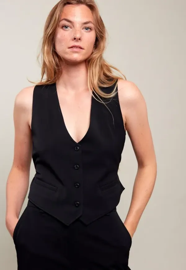 Lova Vest Suited