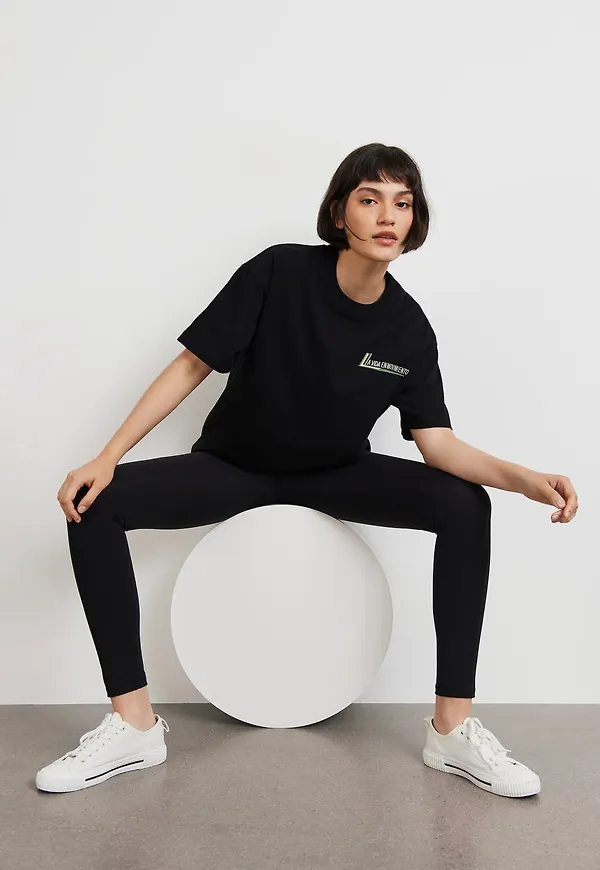 Love tee
