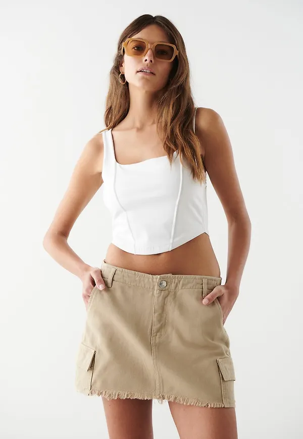 Low cargo denim skirt